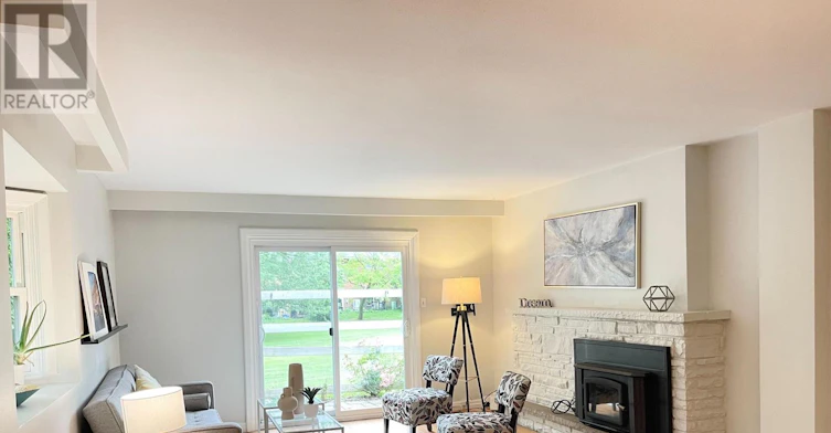 290 Westcourt Place, Waterloo, ON, N2L 2R7 - 5