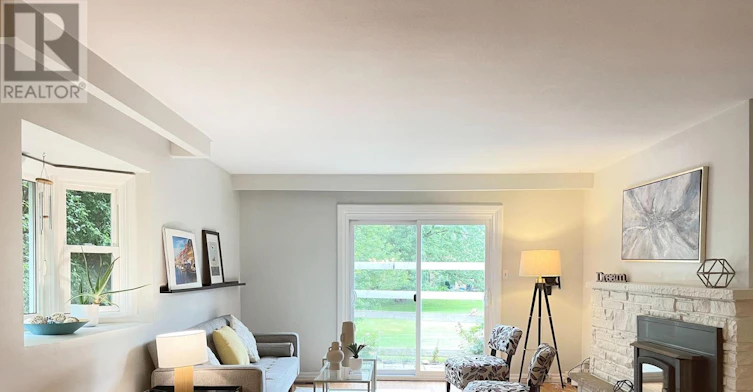 290 Westcourt Place, Waterloo, ON, N2L 2R7 - 6