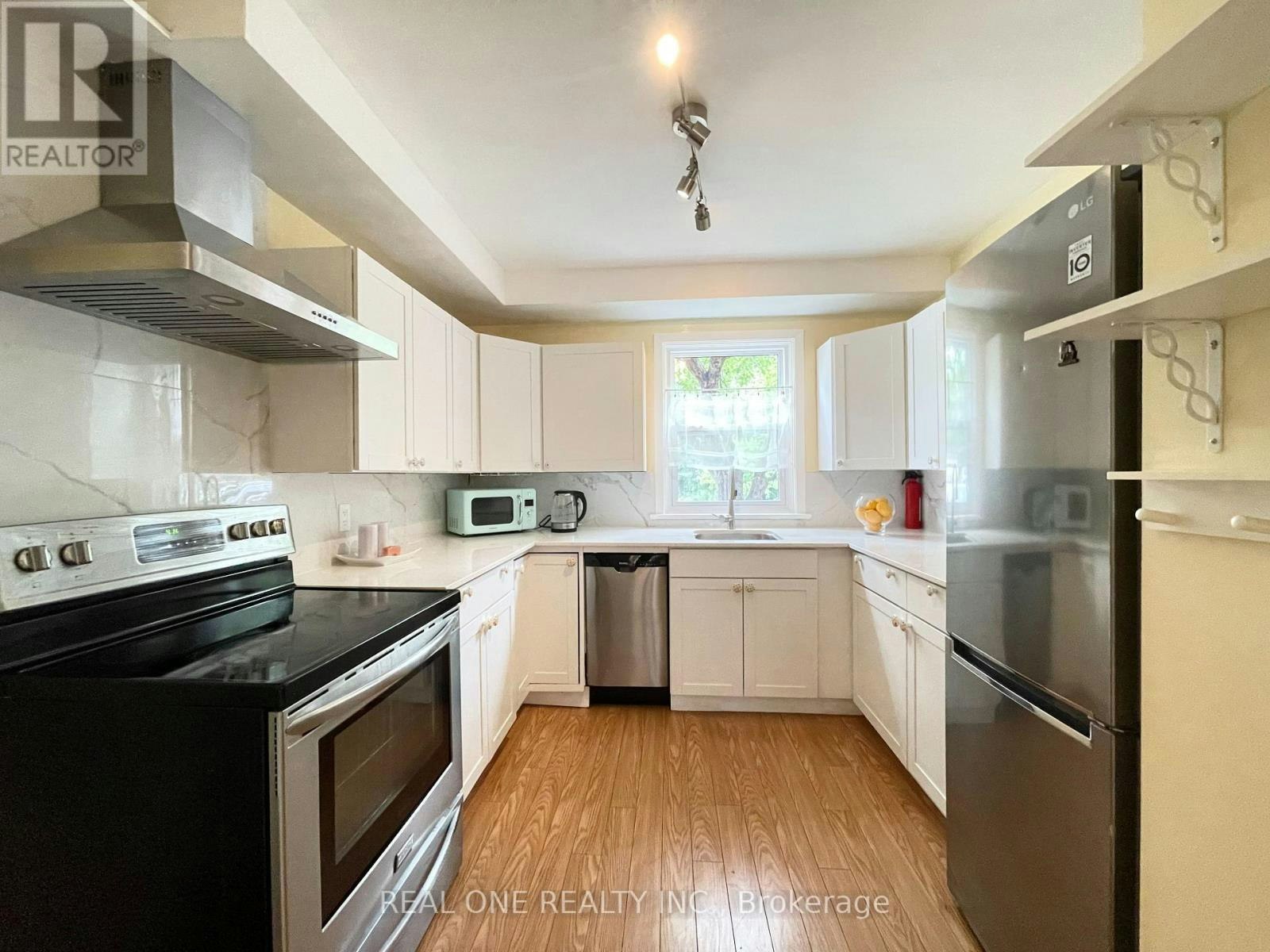 290 Westcourt Place, Waterloo, ON, N2L 2R7 - 11