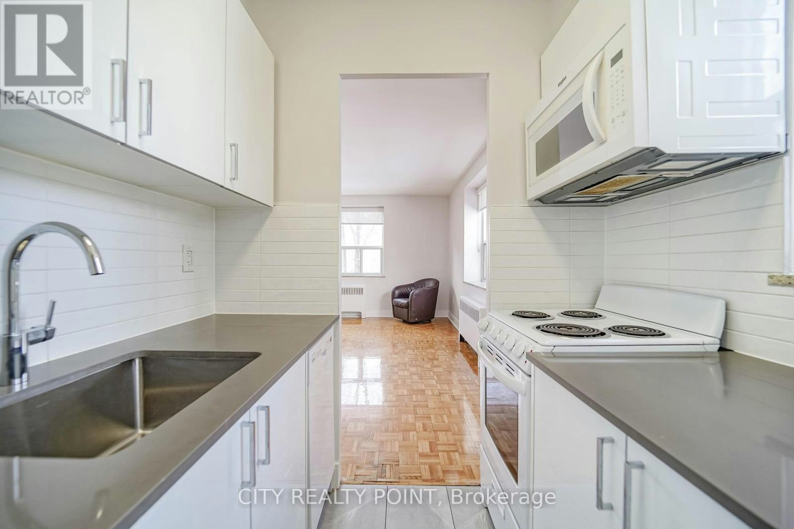 102-1291 Bayview Avenue N, Toronto, ON, M4G 2Z9