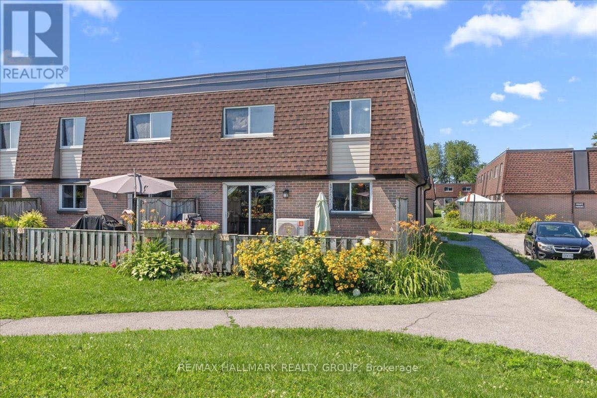 346 Garden Glen Private, Ottawa, ON, K2G 1E4