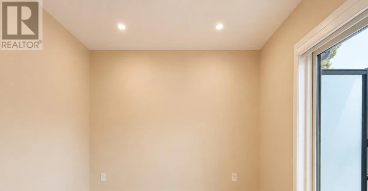 L-72 Jones Avenue, Toronto, ON, M4M 2Z8 - 31