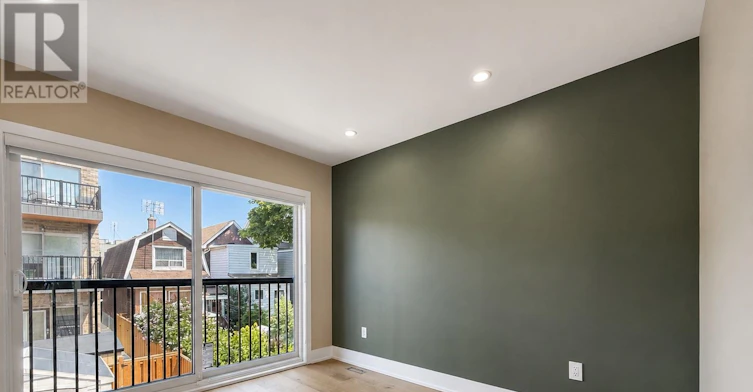 L-72 Jones Avenue, Toronto, ON, M4M 2Z8 - 34