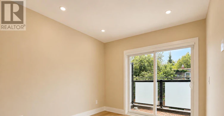 L-72 Jones Avenue, Toronto, ON, M4M 2Z8 - 29