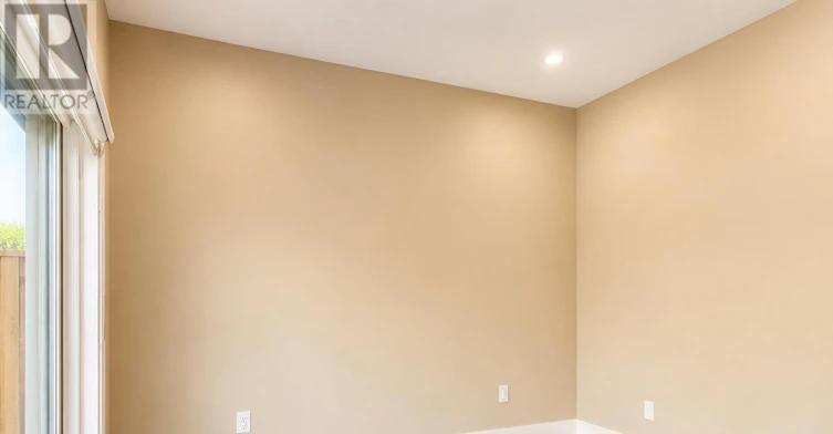 L-72 Jones Avenue, Toronto, ON, M4M 2Z8 - 18