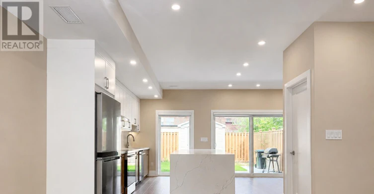 L-72 Jones Avenue, Toronto, ON, M4M 2Z8 - 11