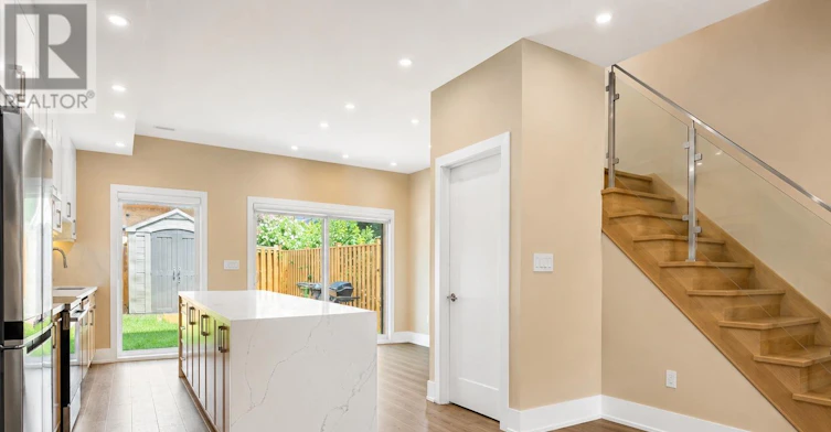 L-72 Jones Avenue, Toronto, ON, M4M 2Z8 - 10