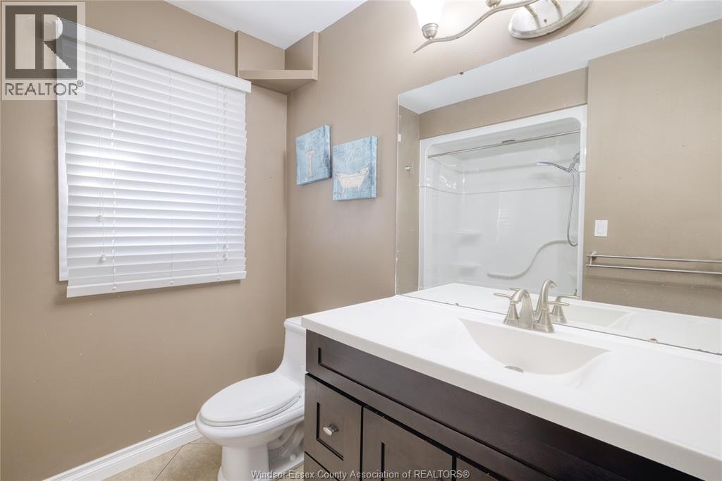3858 Hillcrest Boulevard, Windsor, ON, N9C 2E3 - 12