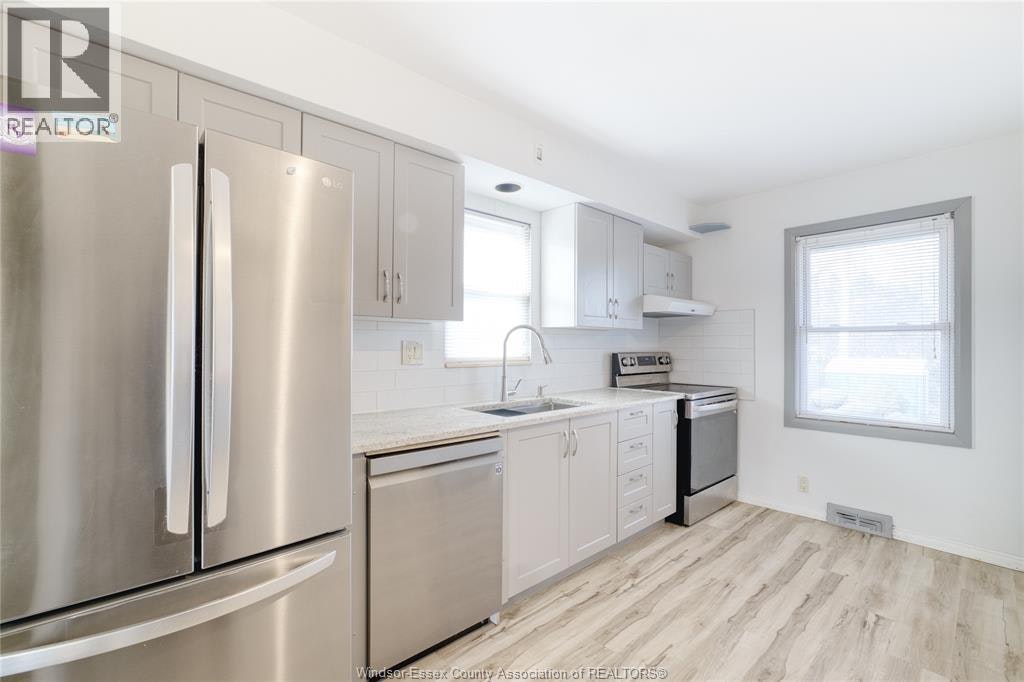 3858 Hillcrest Boulevard, Windsor, ON, N9C 2E3 - 6