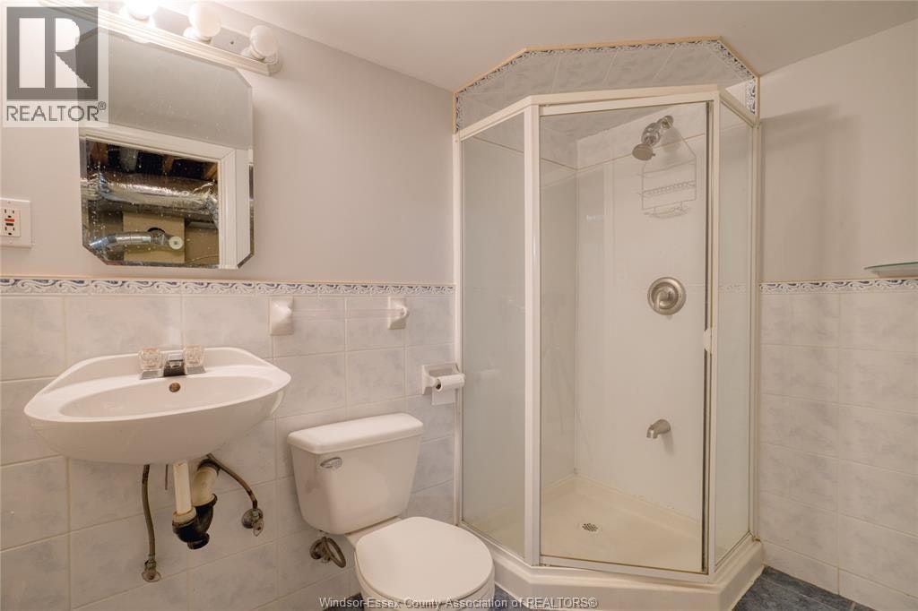 3858 Hillcrest Boulevard, Windsor, ON, N9C 2E3 - 15