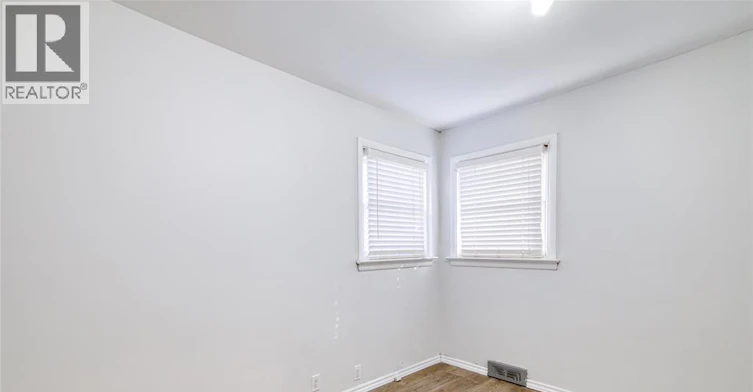 3858 Hillcrest Boulevard, Windsor, ON, N9C 2E3 - 8