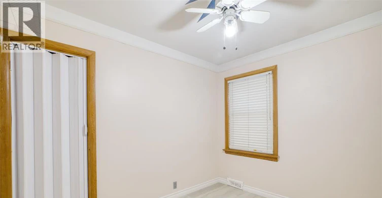 3858 Hillcrest Boulevard, Windsor, ON, N9C 2E3 - 9