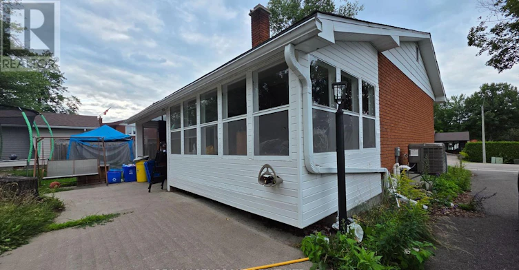 32 Park Drive, Petawawa, ON, K8H 2E1 - 8