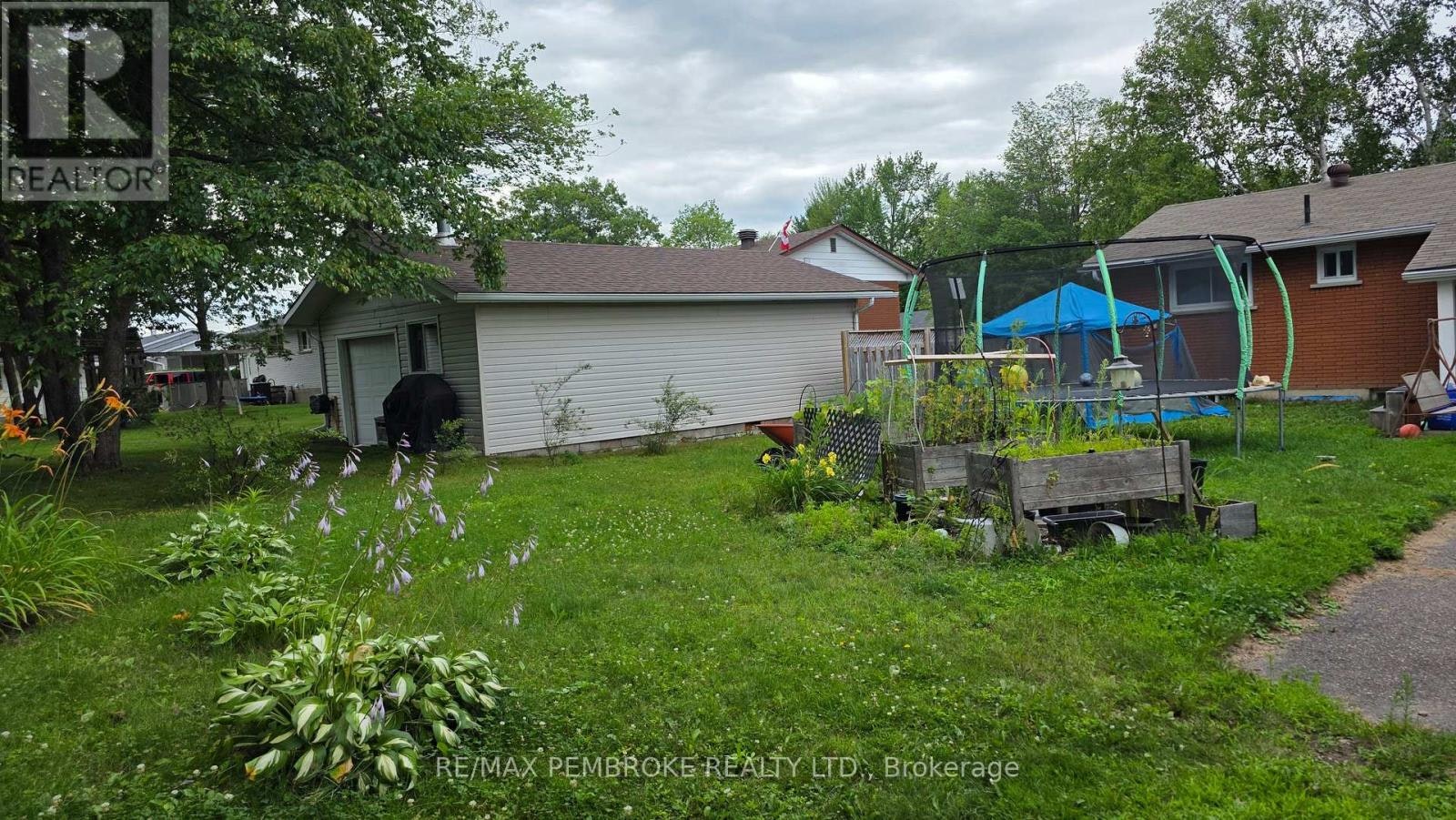 32 Park Drive, Petawawa, ON, K8H 2E1 - 15
