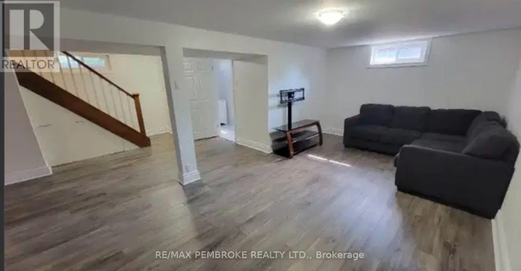32 Park Drive, Petawawa, ON, K8H 2E1 - 14