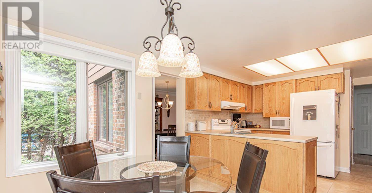 18 Hesse Crescent, Ottawa, ON, K2S 1E4 - 10