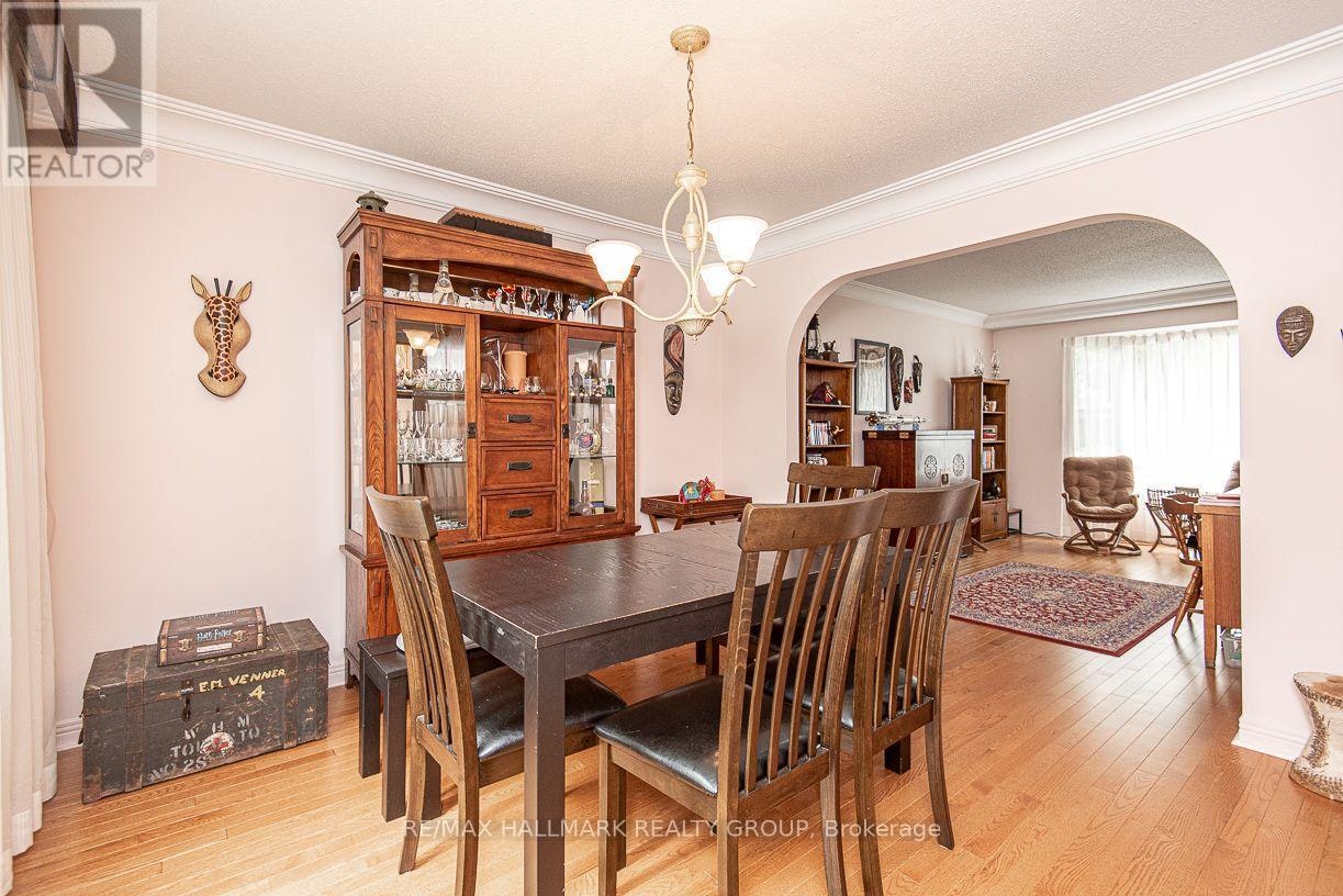 18 Hesse Crescent, Ottawa, ON, K2S 1E4 - 5