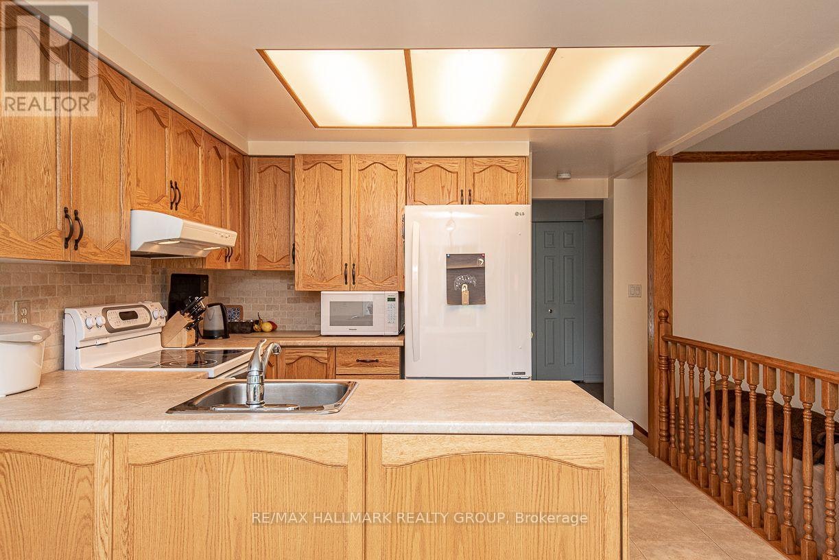 18 Hesse Crescent, Ottawa, ON, K2S 1E4 - 9