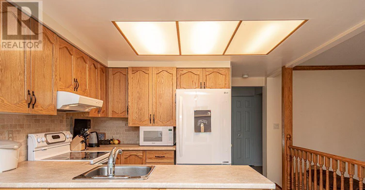 18 Hesse Crescent, Ottawa, ON, K2S 1E4 - 9