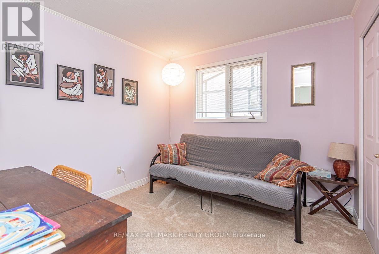 18 Hesse Crescent, Ottawa, ON, K2S 1E4 - 19