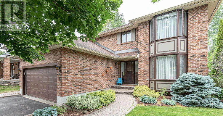 18 Hesse Crescent, Ottawa, ON, K2S 1E4