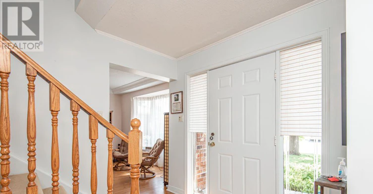 18 Hesse Crescent, Ottawa, ON, K2S 1E4 - 2