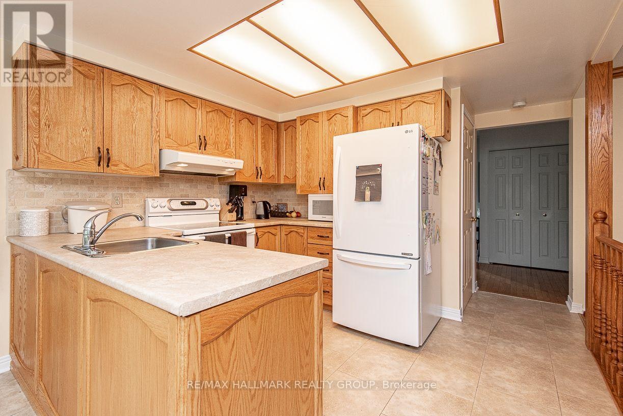 18 Hesse Crescent, Ottawa, ON, K2S 1E4 - 8