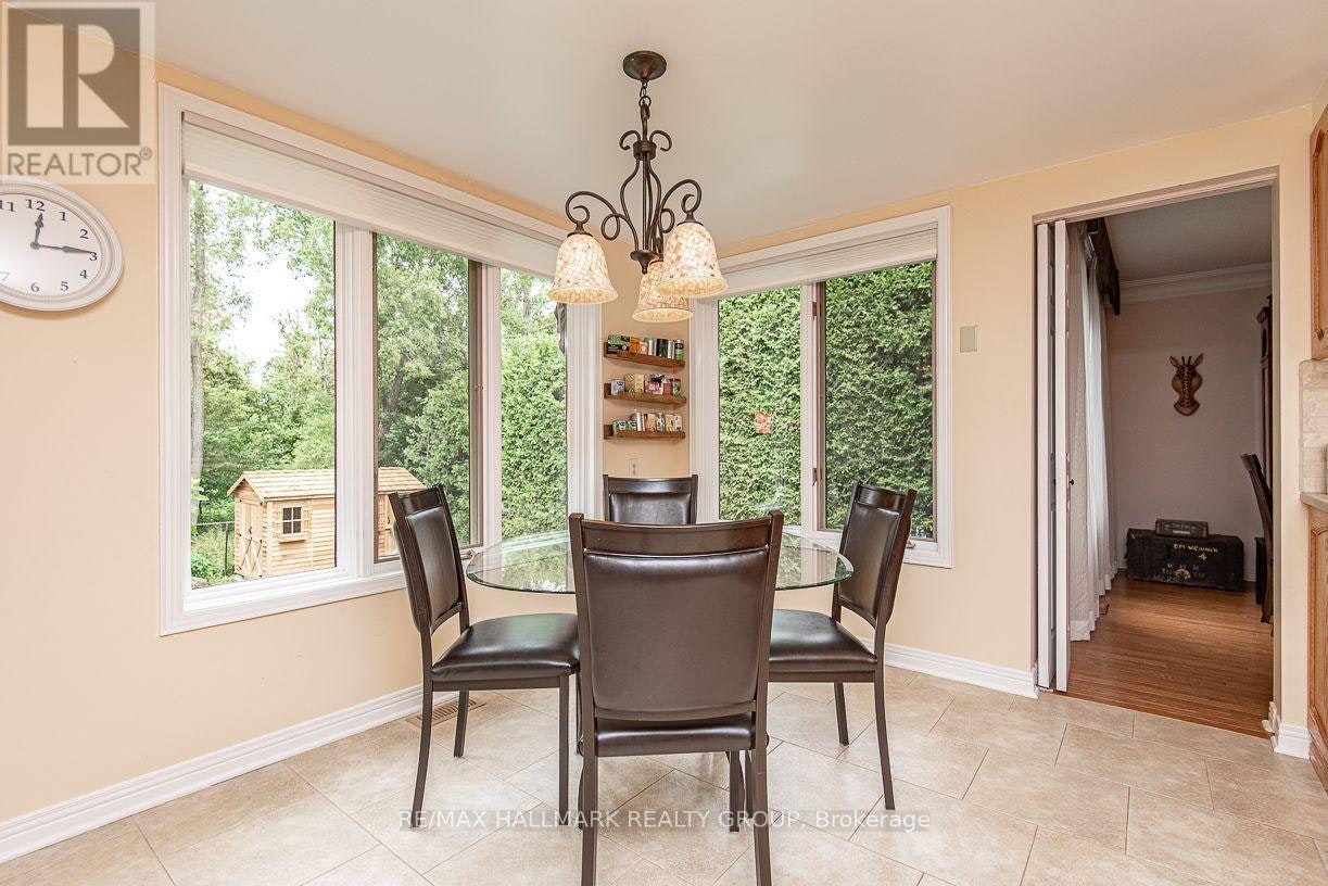 18 Hesse Crescent, Ottawa, ON, K2S 1E4 - 11