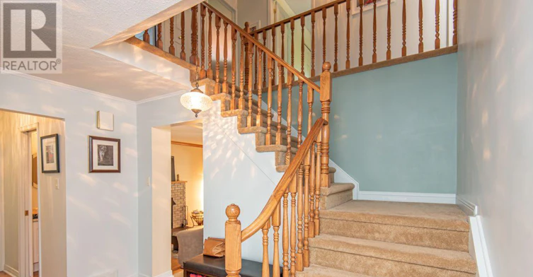 18 Hesse Crescent, Ottawa, ON, K2S 1E4 - 3