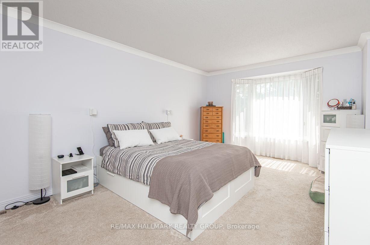 18 Hesse Crescent, Ottawa, ON, K2S 1E4 - 15
