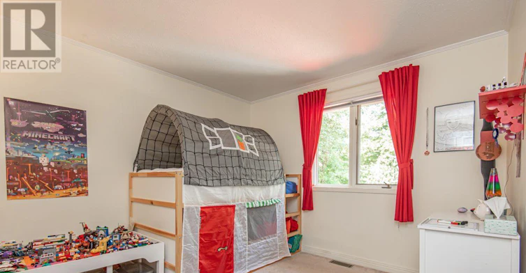 18 Hesse Crescent, Ottawa, ON, K2S 1E4 - 18
