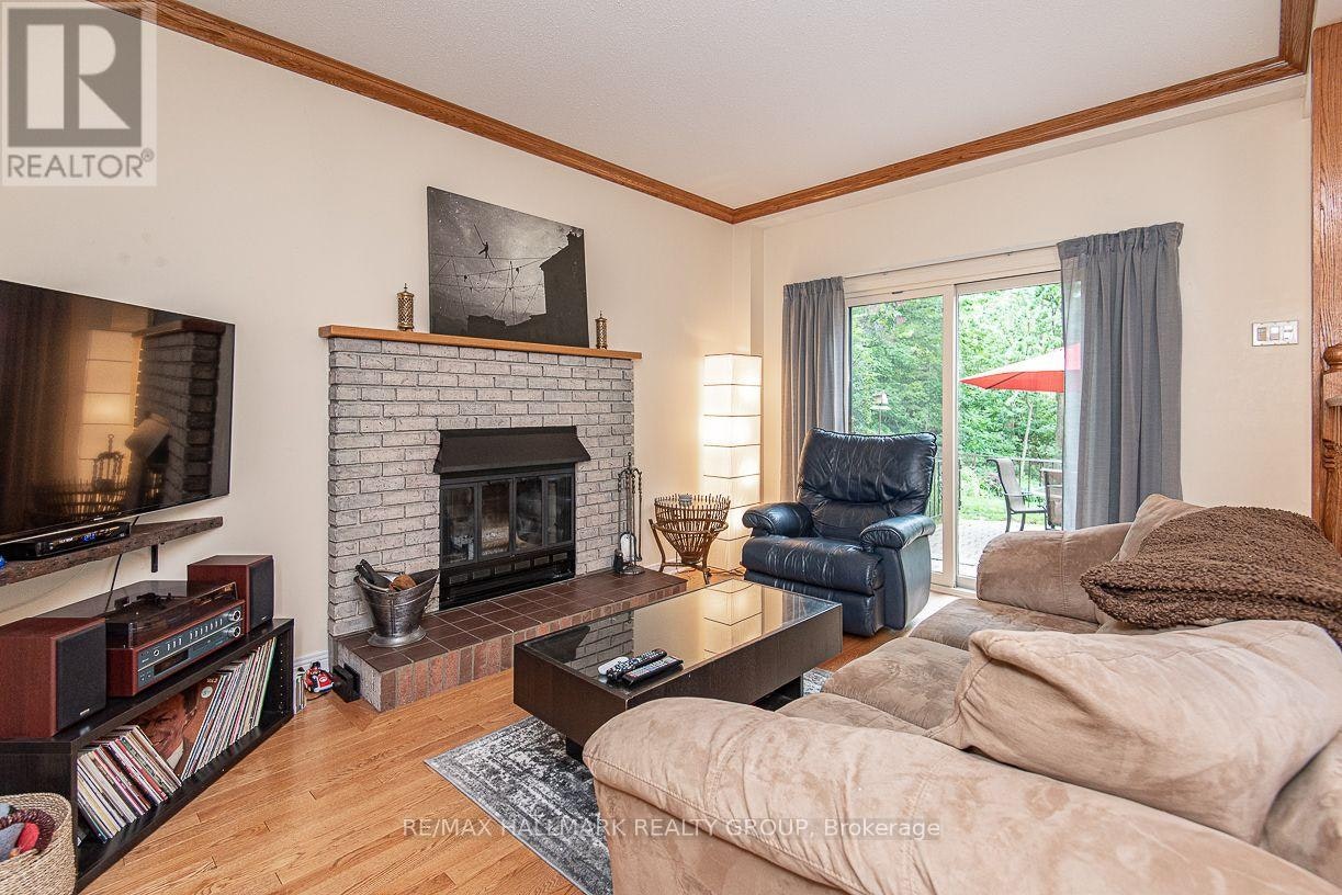 18 Hesse Crescent, Ottawa, ON, K2S 1E4 - 6