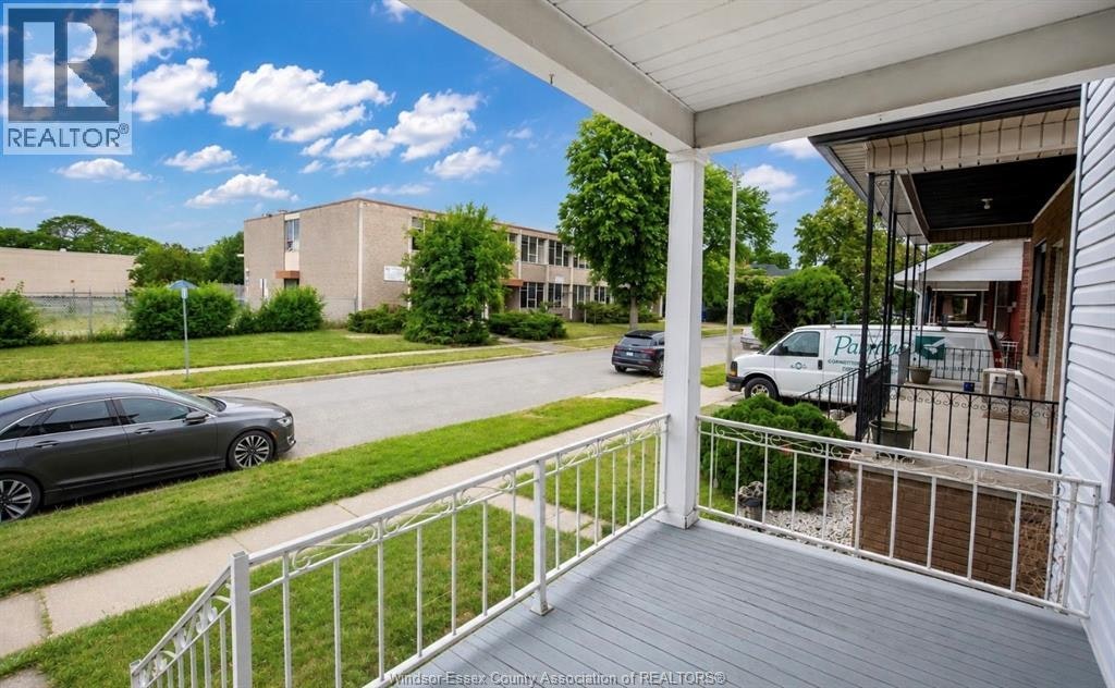 790 Marentette, Windsor, ON, N9A 1Z6 - 2