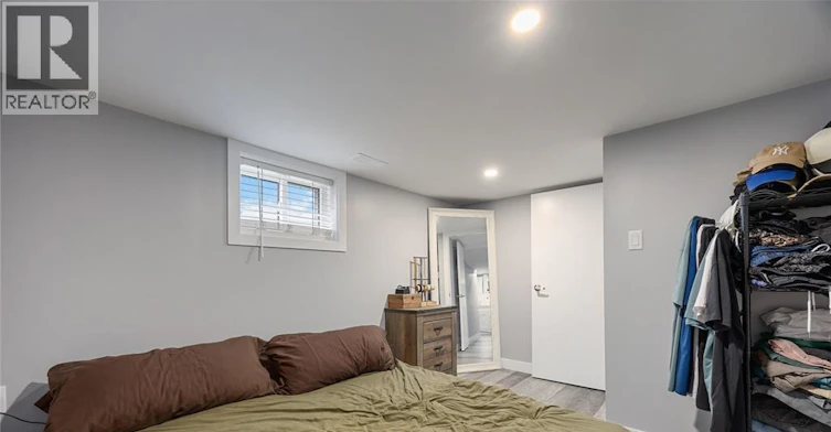 275 Kathleen Avenue, Sarnia, ON, N7T 1E4 - 8
