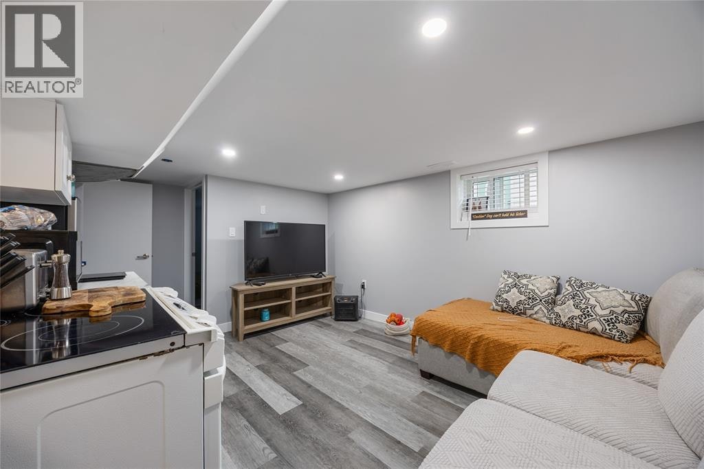 275 Kathleen Avenue, Sarnia, ON, N7T 1E4 - 4
