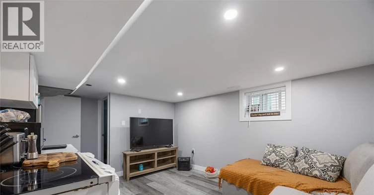 275 Kathleen Avenue, Sarnia, ON, N7T 1E4 - 4