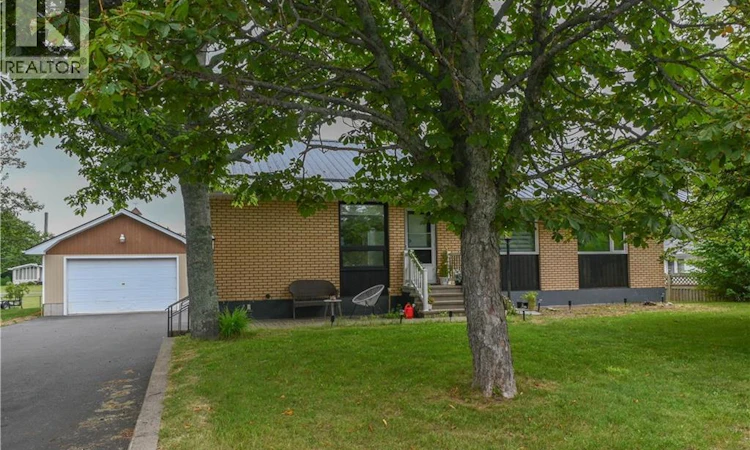 163 Des Peupliers Street