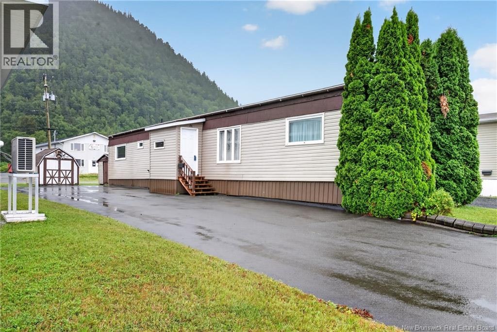 26 Mountain View Place, Campbellton, NB, E3N 3L1