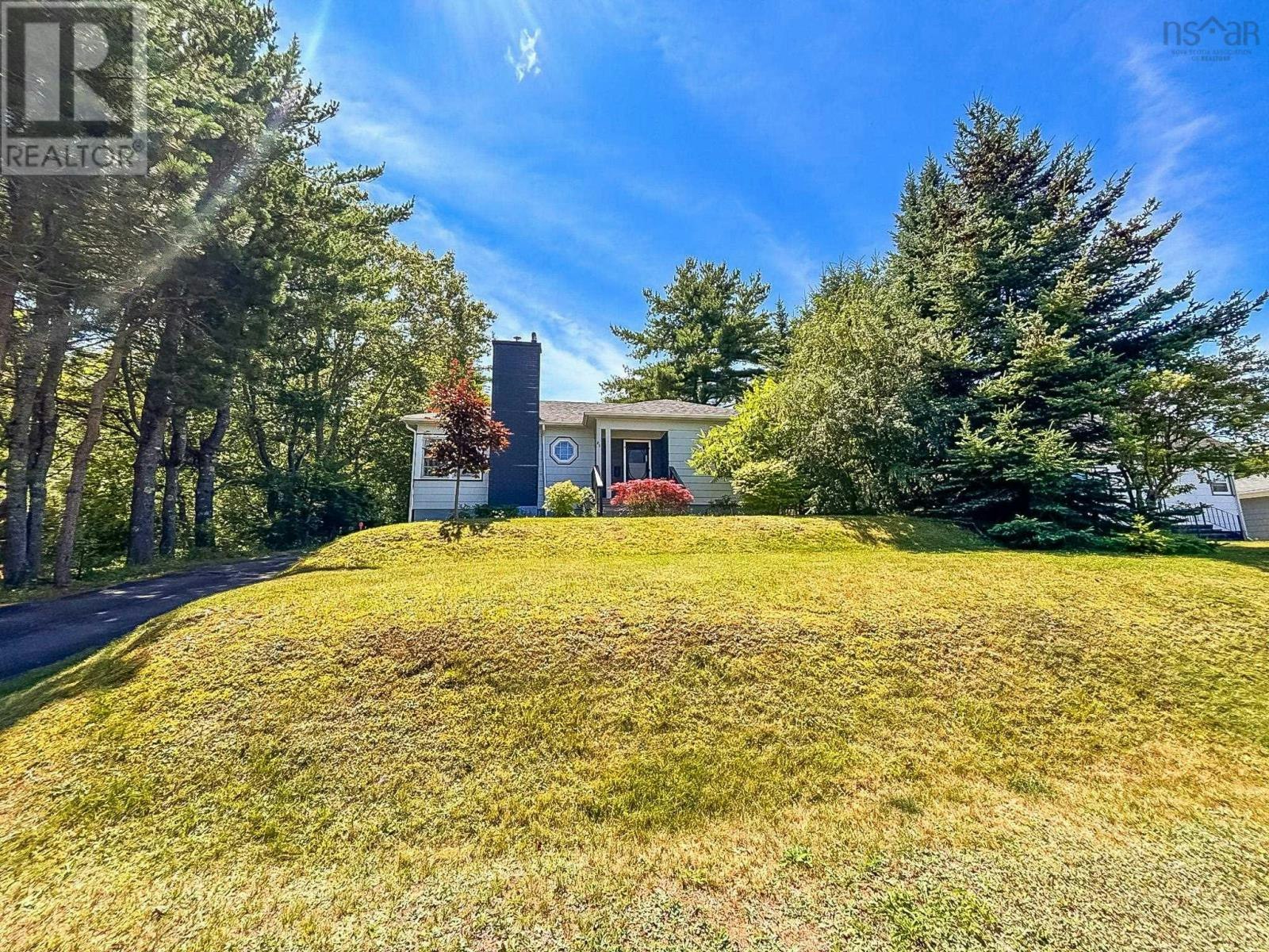 45 Hillcrest Street, Bridgewater, NS, B4V 1T1