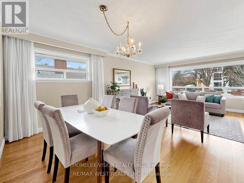 53 Wedgewood Drive, Toronto, ON, M2M 2H4 - 6