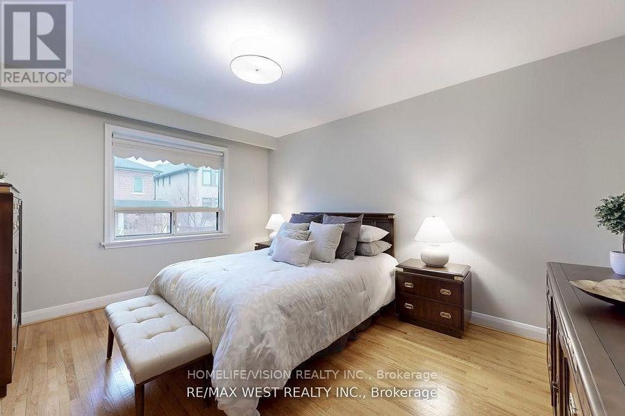 53 Wedgewood Drive, Toronto, ON, M2M 2H4 - 8