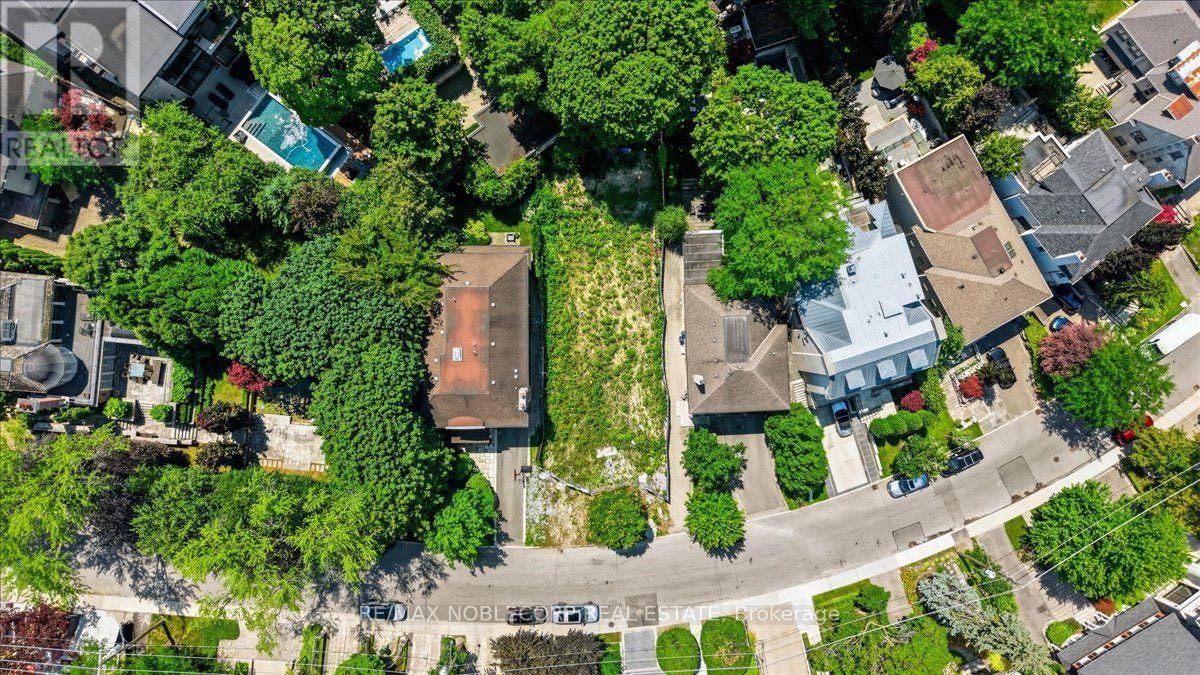 180 Dunvegan Road, Toronto, ON, M5P 2P2
