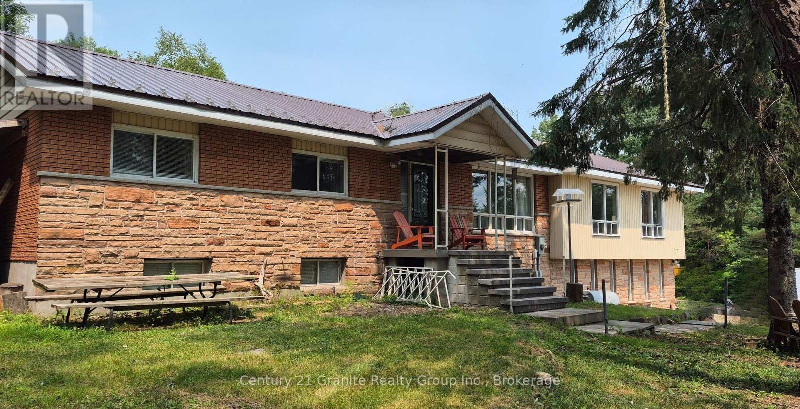 A-3985 Loop Road, Dysart et al, ON, K0L 1X0