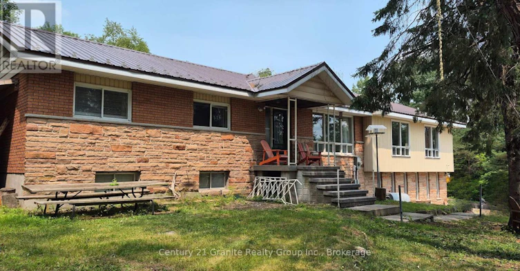 A-3985 Loop Road, Dysart et al, ON, K0L 1X0