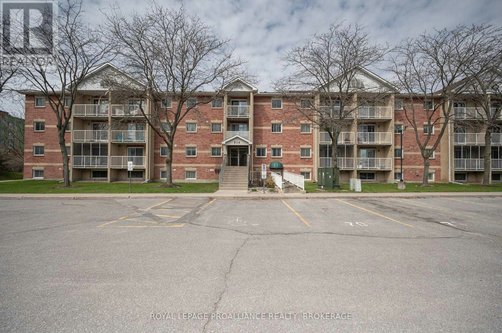 313-310 Kingsdale Avenue, Kingston, ON, K7M 8S1