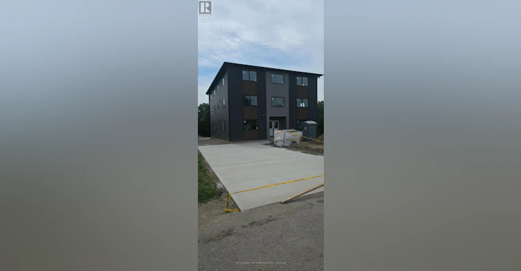 4-118 Scott Street, Strathroy, ON, N7G 1K3
