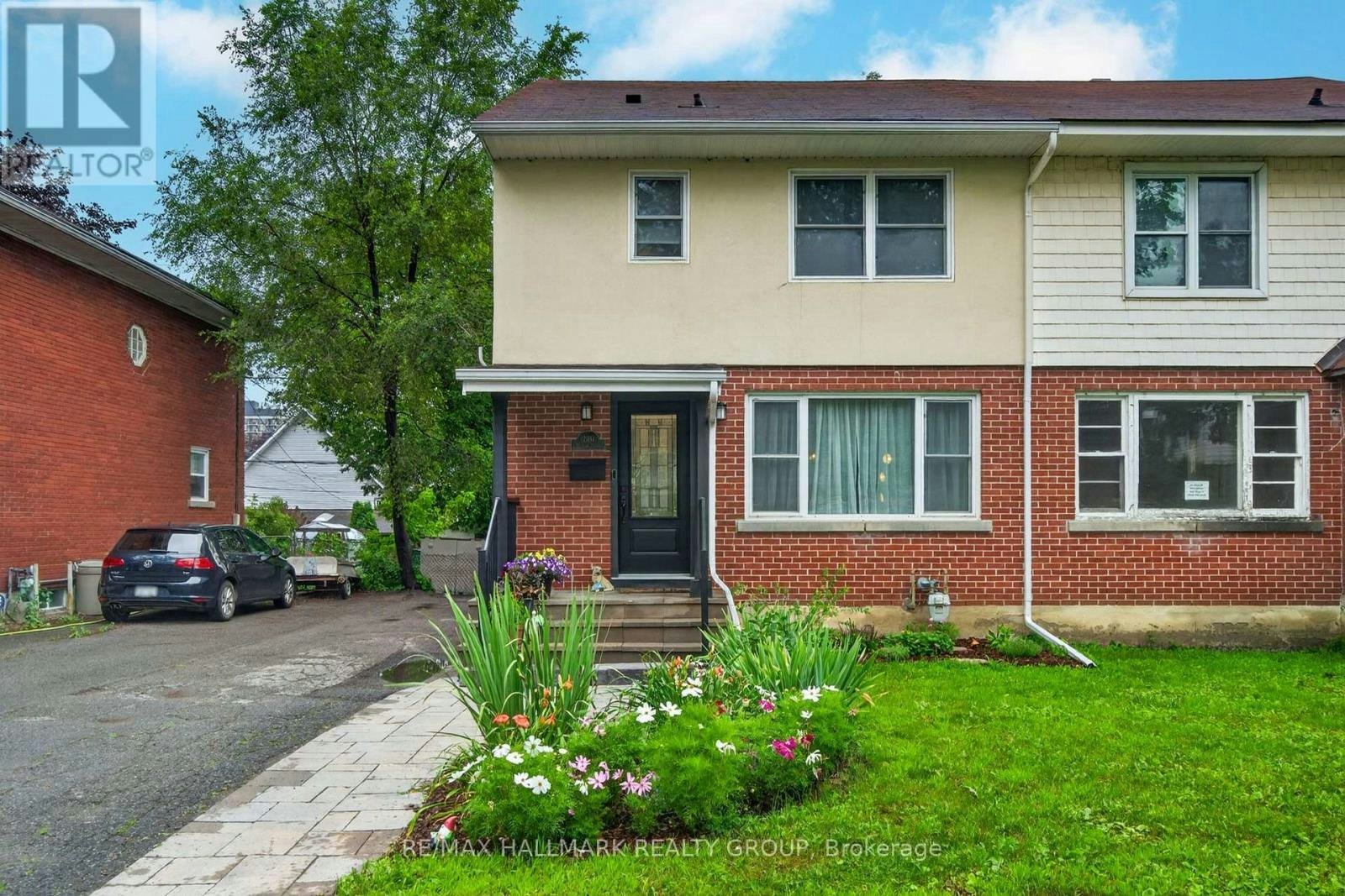 2110 Blossom Drive, Ottawa, ON, K1H 6G8