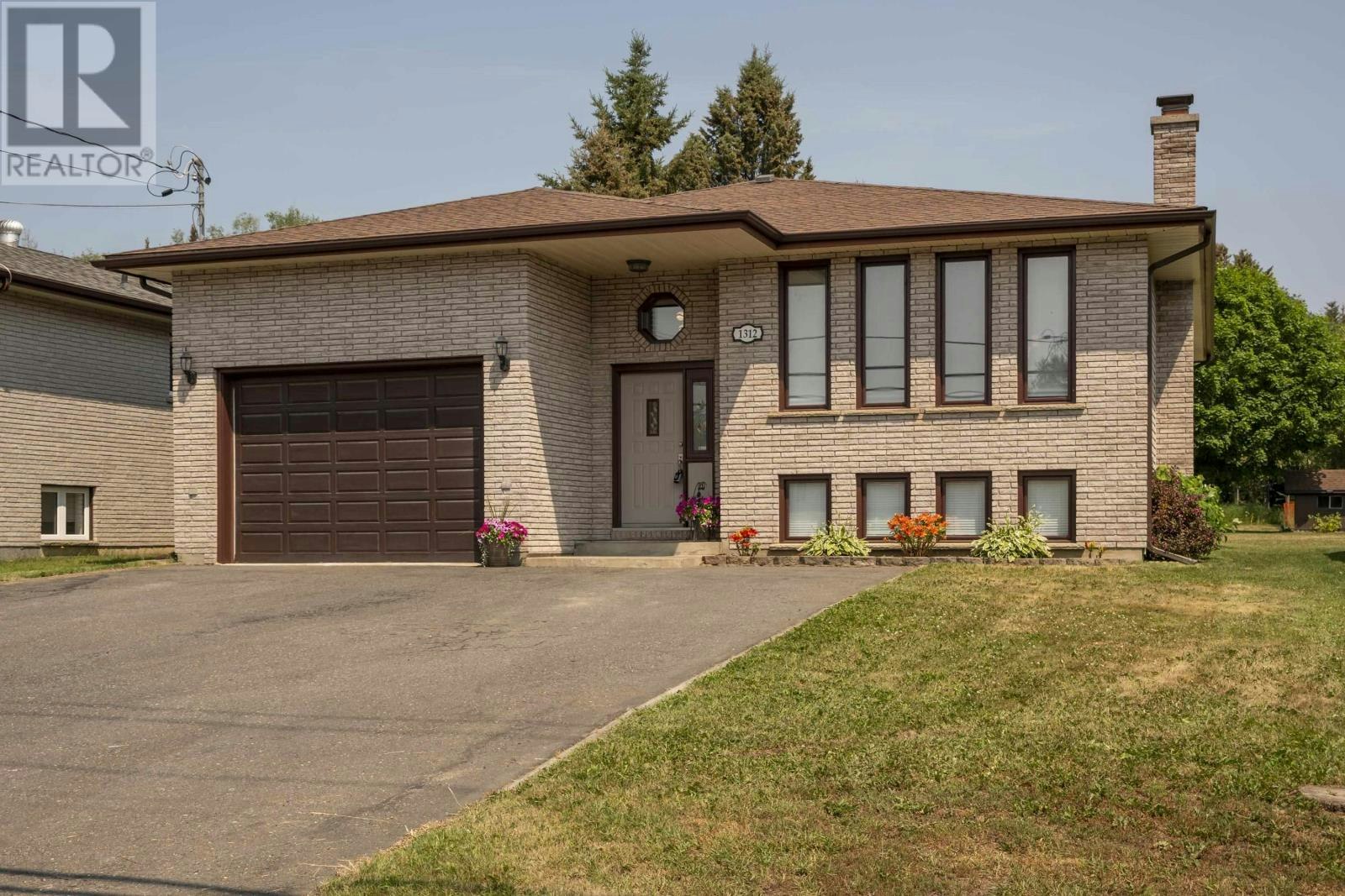 1312 John Street Rd, Thunder Bay, ON, P7B 2A3