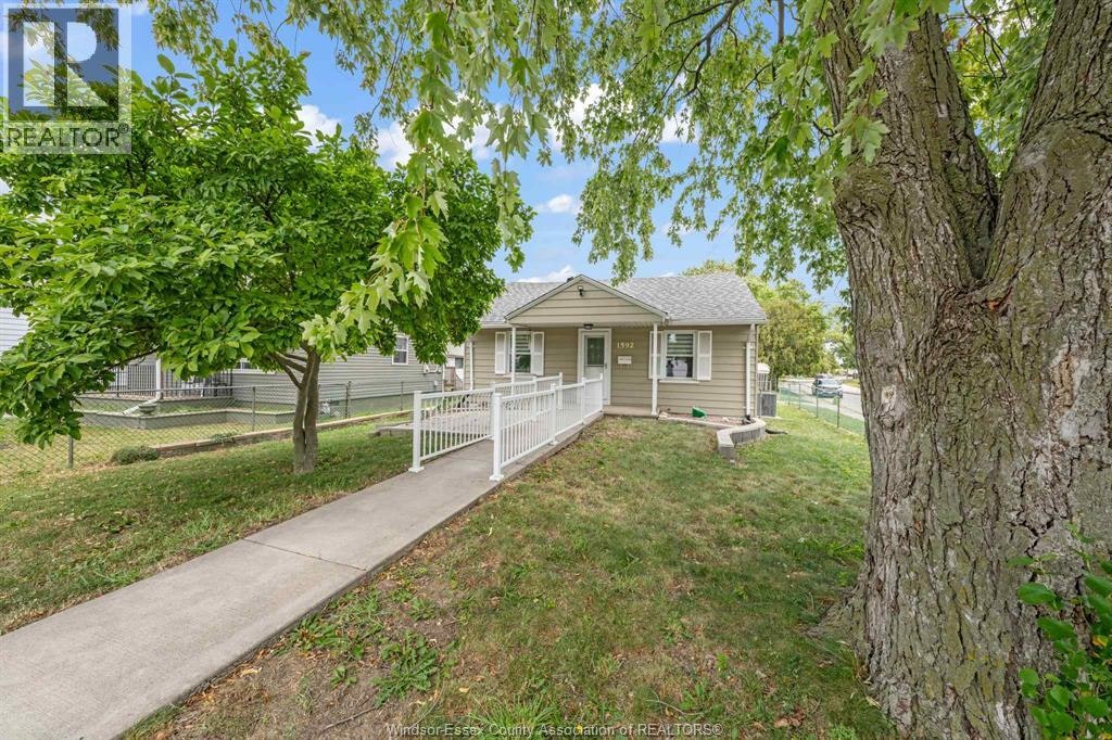 1592 Prince Road, Windsor, ON, N9C 3B3
