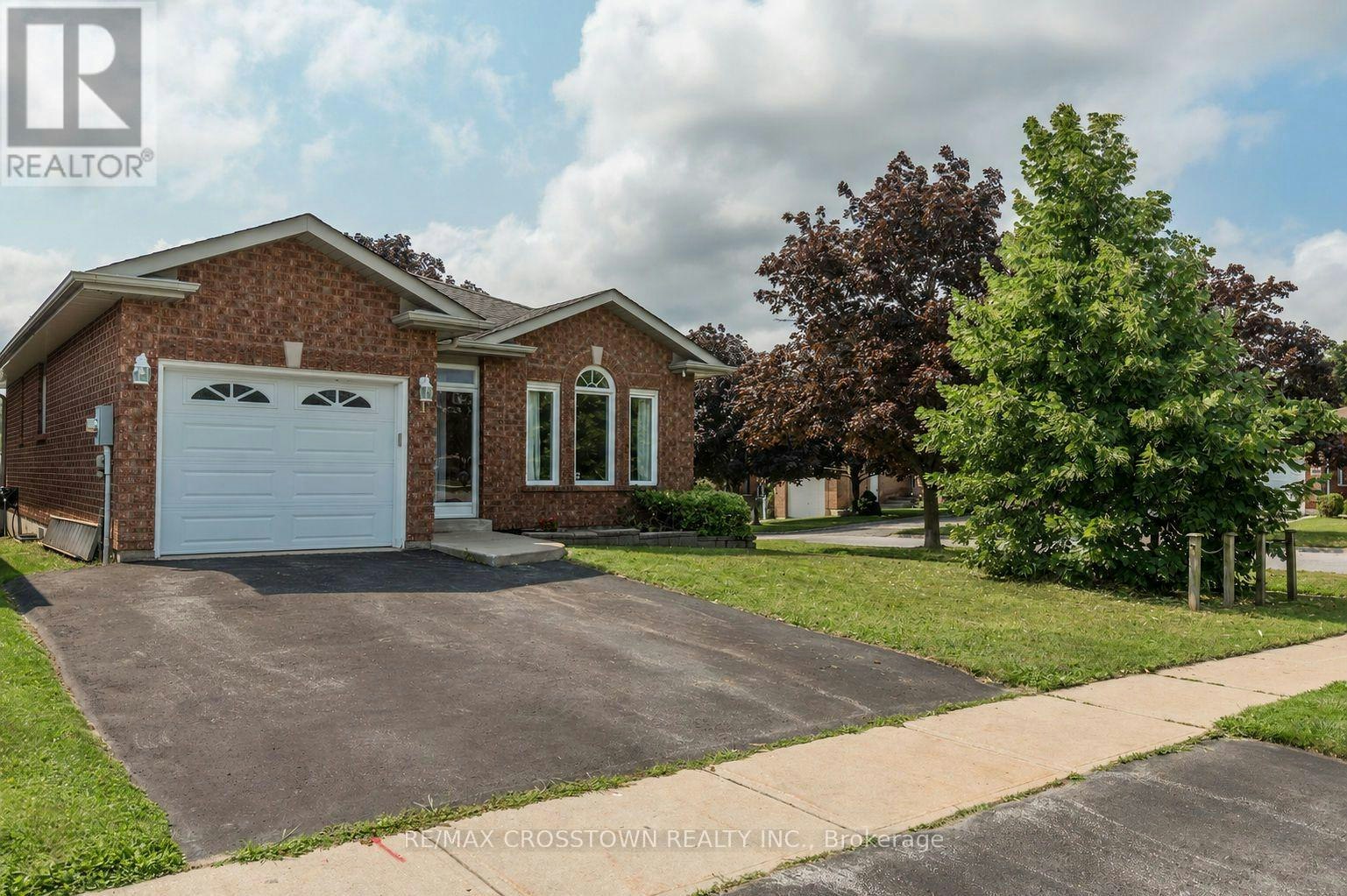 1 Lang Drive, Barrie, ON, L4N 7X9